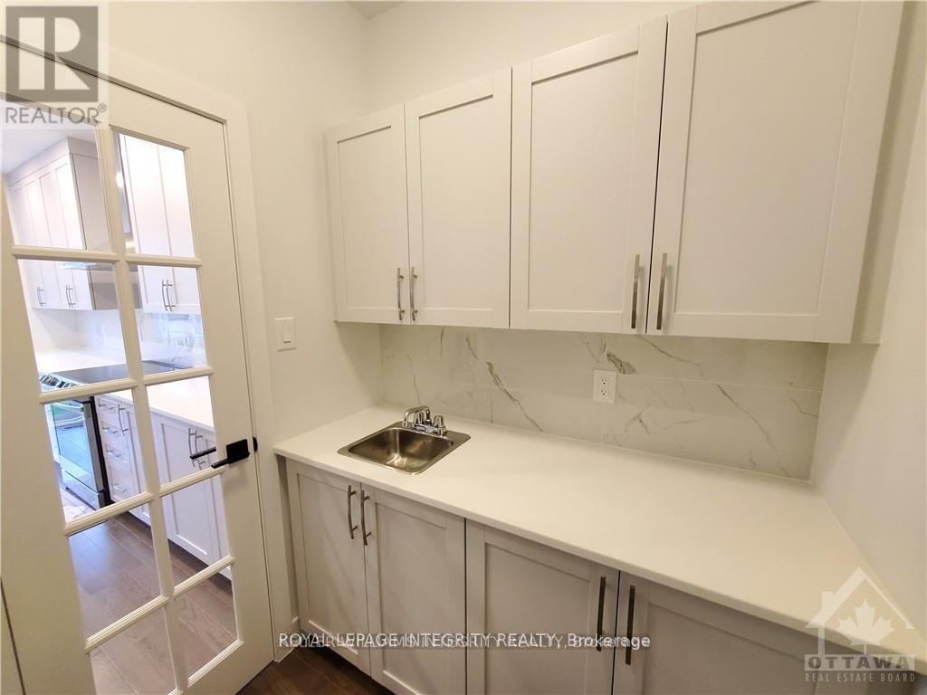 Photo 11 of 1054 Eider Street, Ottawa ON