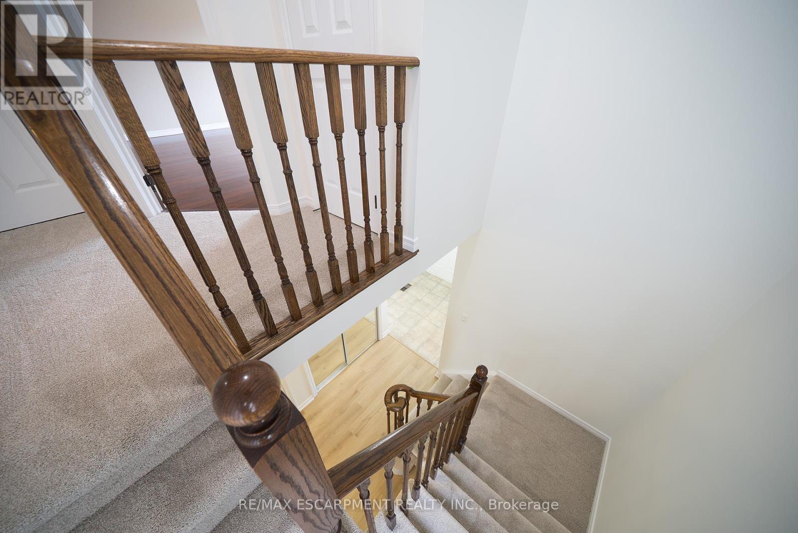 Photo 14 of 46 Warner Lane, Brantford ON