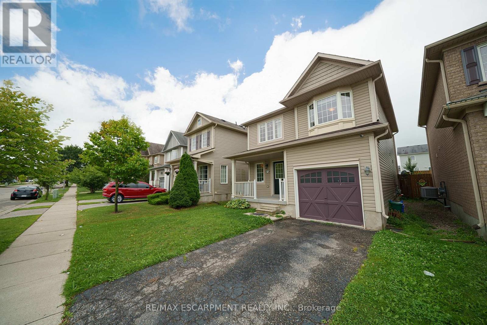 Photo 2 of 46 Warner Lane, Brantford ON