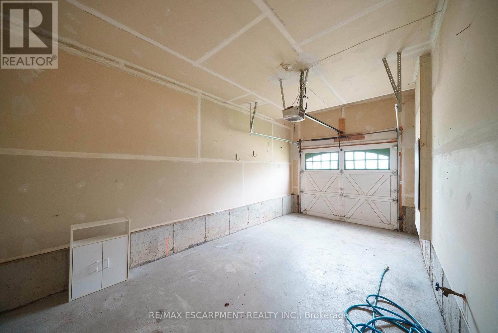Photo 24 of 46 Warner Lane, Brantford ON