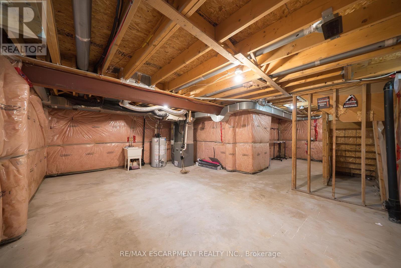 Photo 26 of 46 Warner Lane, Brantford ON