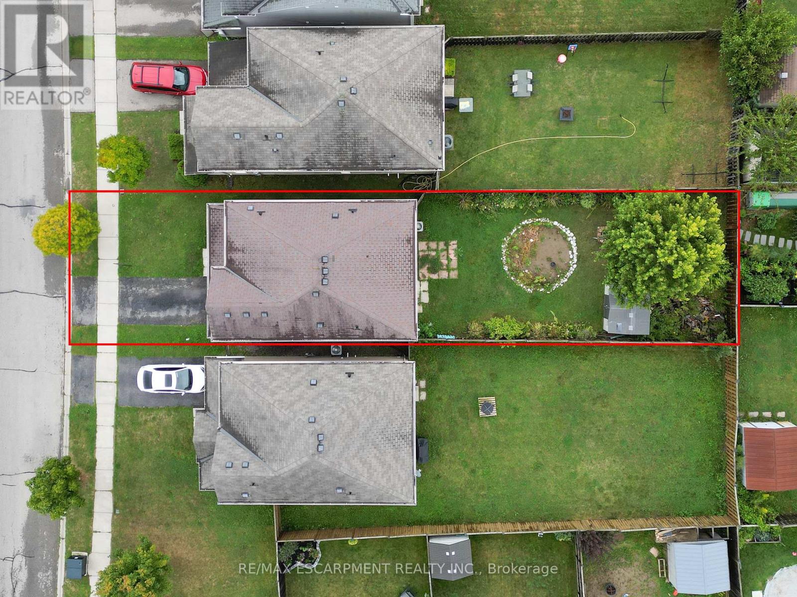 Photo 32 of 46 Warner Lane, Brantford ON
