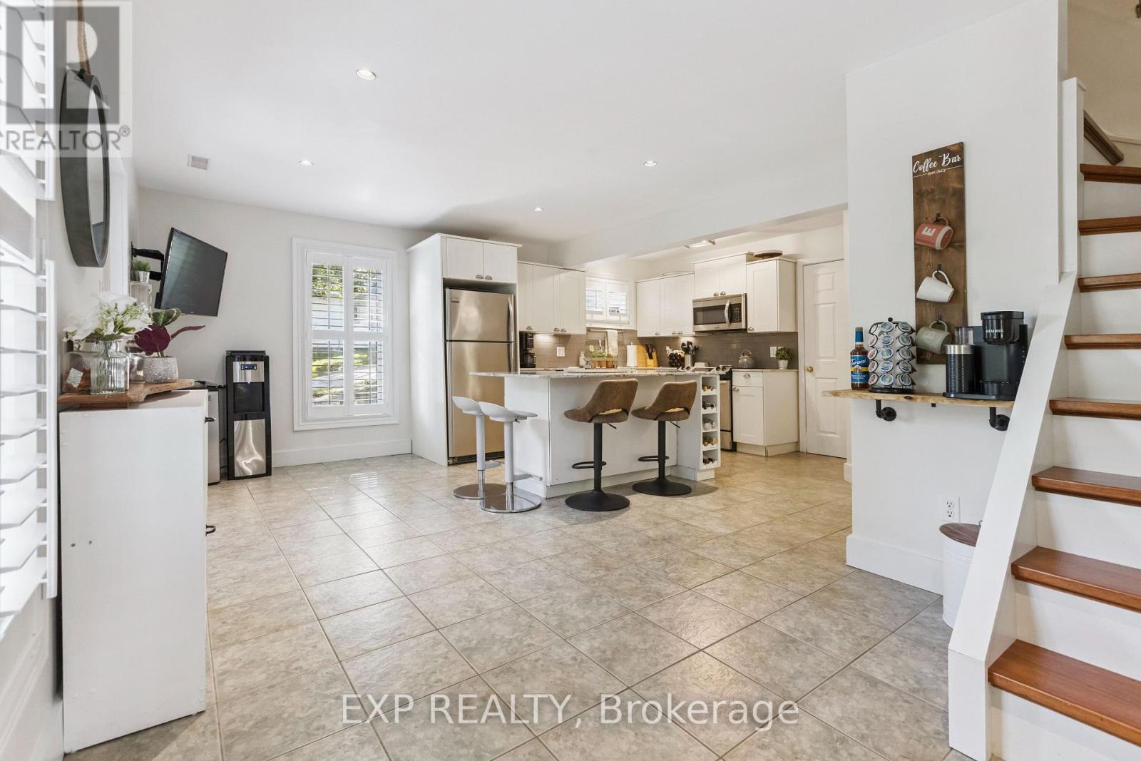 Photo 11 of 400 St Patrick Street E, Centre Wellington ON