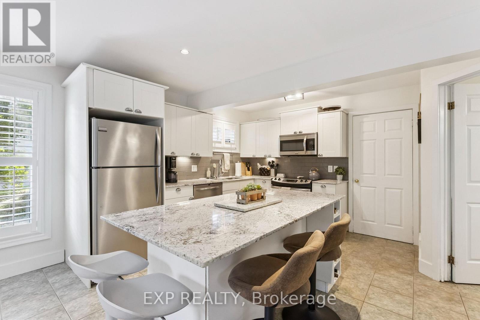 Photo 16 of 400 St Patrick Street E, Centre Wellington ON