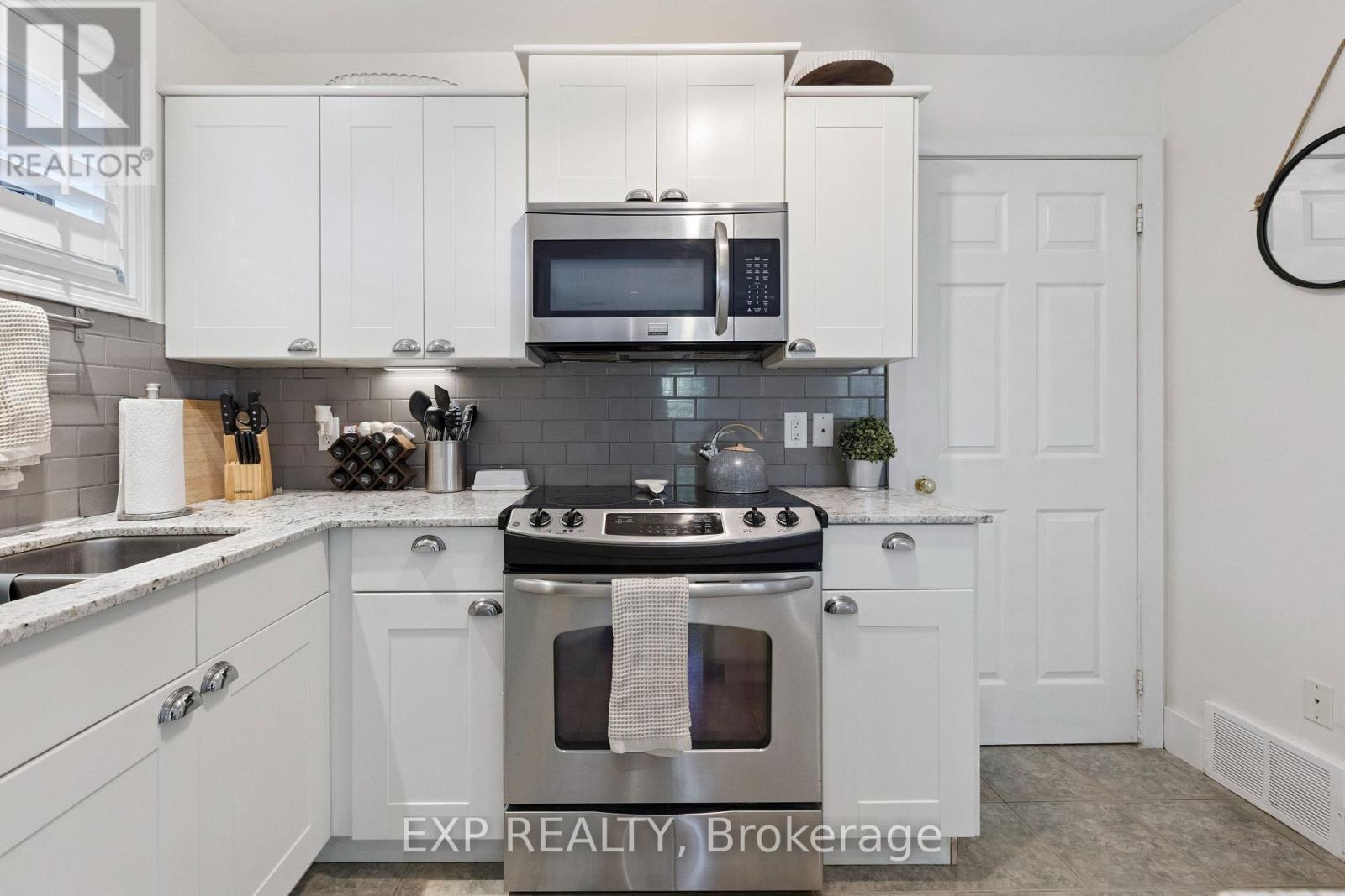 Photo 19 of 400 St Patrick Street E, Centre Wellington ON