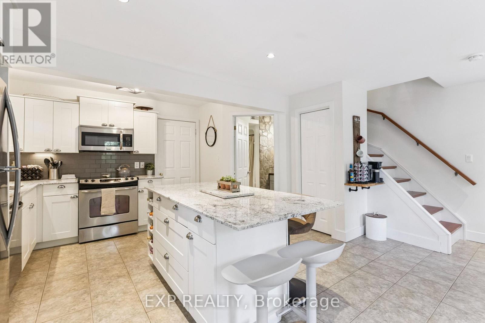 Photo 20 of 400 St Patrick Street E, Centre Wellington ON