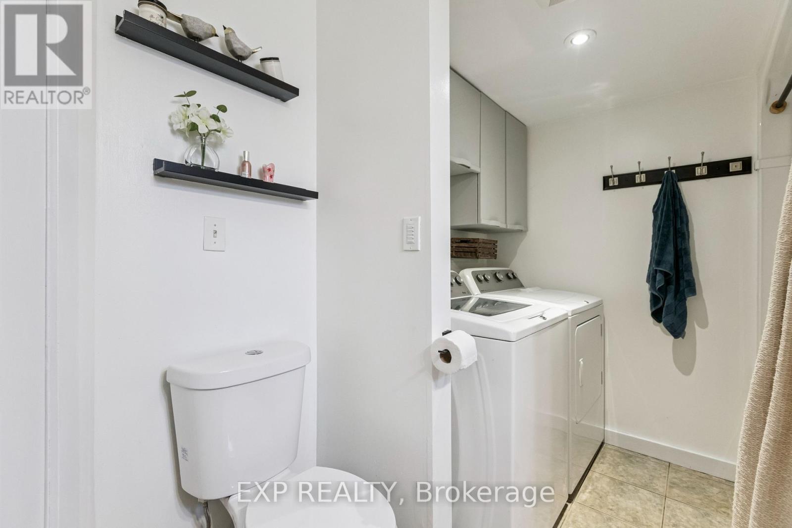 Photo 23 of 400 St Patrick Street E, Centre Wellington ON