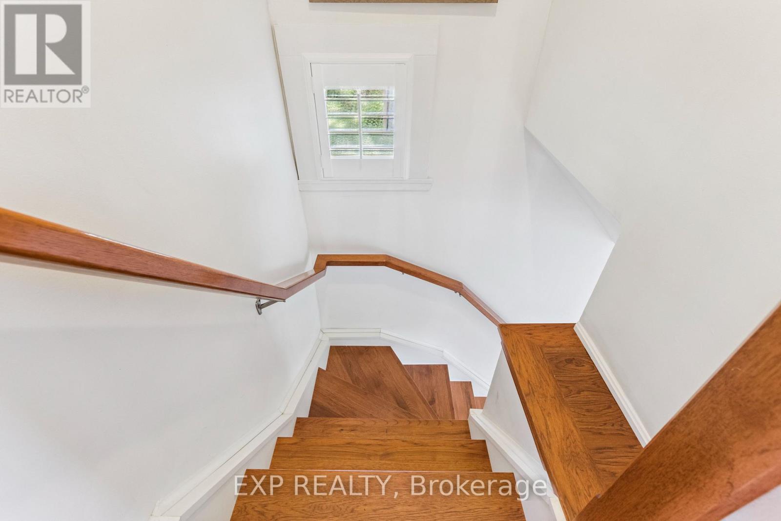Photo 24 of 400 St Patrick Street E, Centre Wellington ON