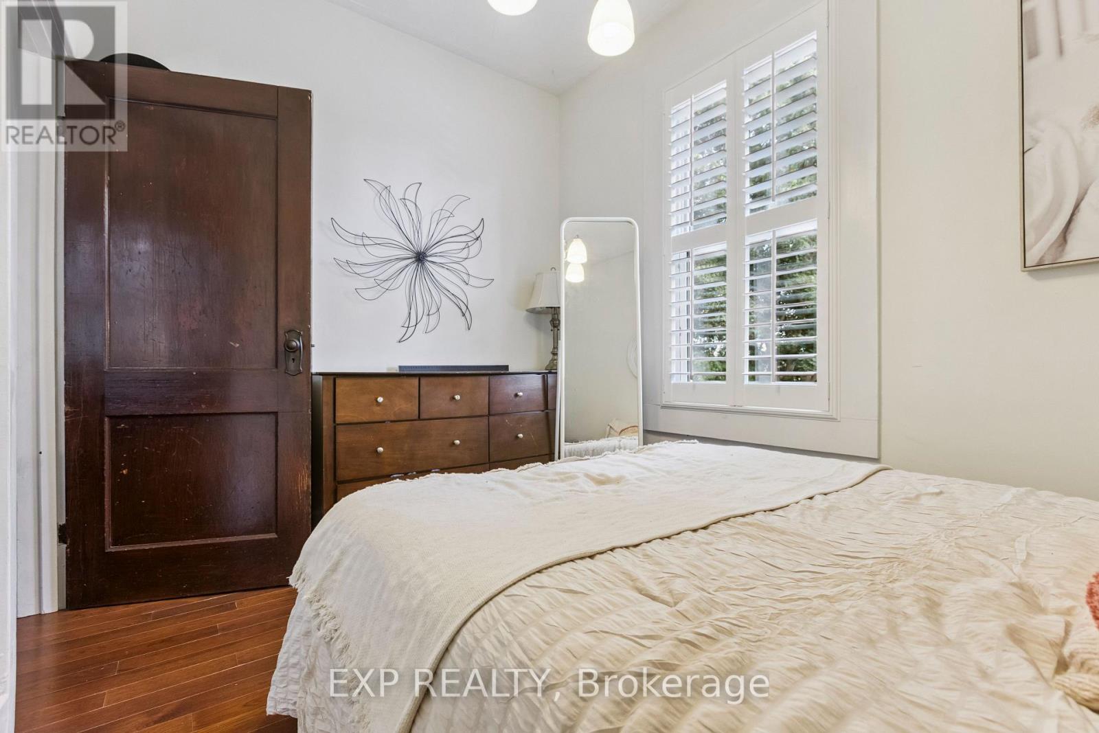 Photo 29 of 400 St Patrick Street E, Centre Wellington ON