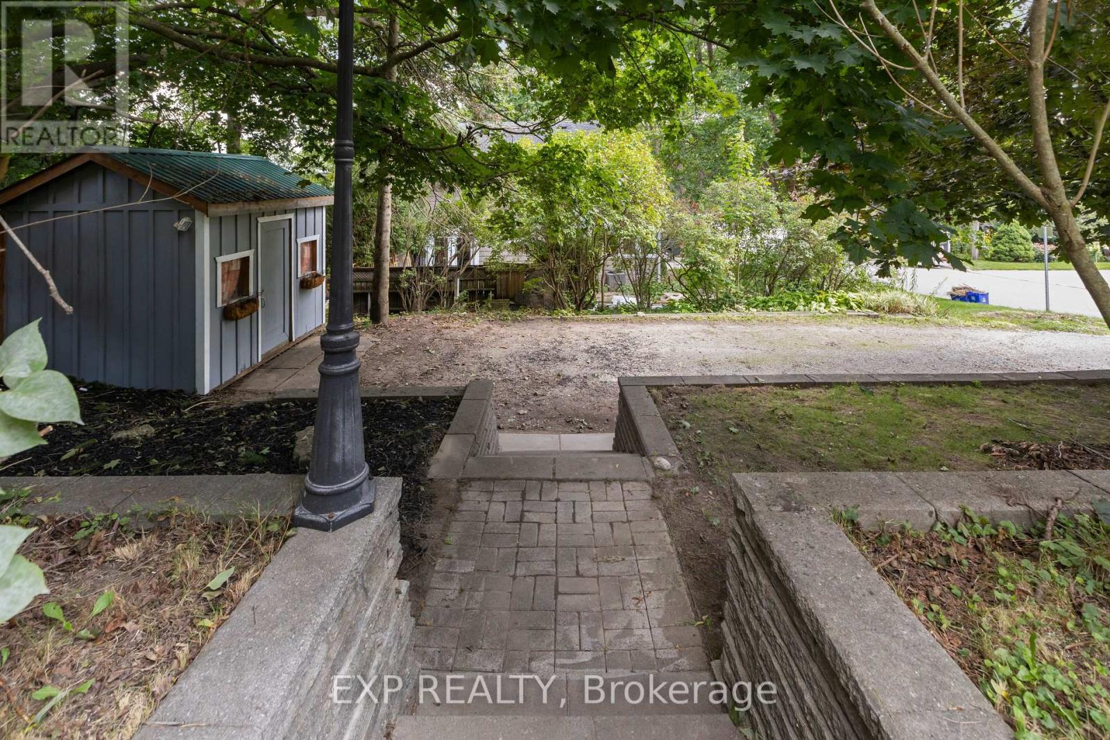 Photo 38 of 400 St Patrick Street E, Centre Wellington ON