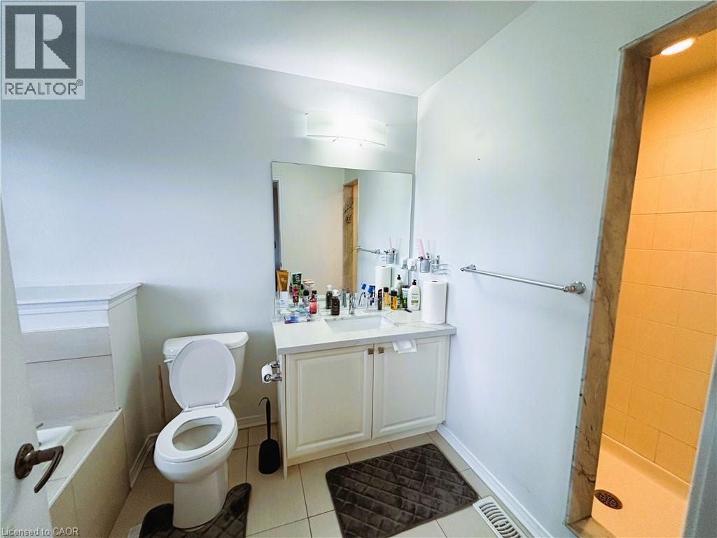 Photo 18 of 48 Bradshaw Drive, Stoney Creek ON