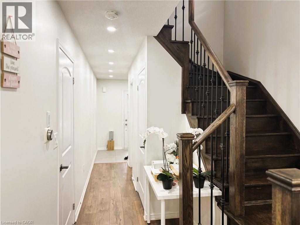 Photo 6 of 48 Bradshaw Drive, Stoney Creek ON