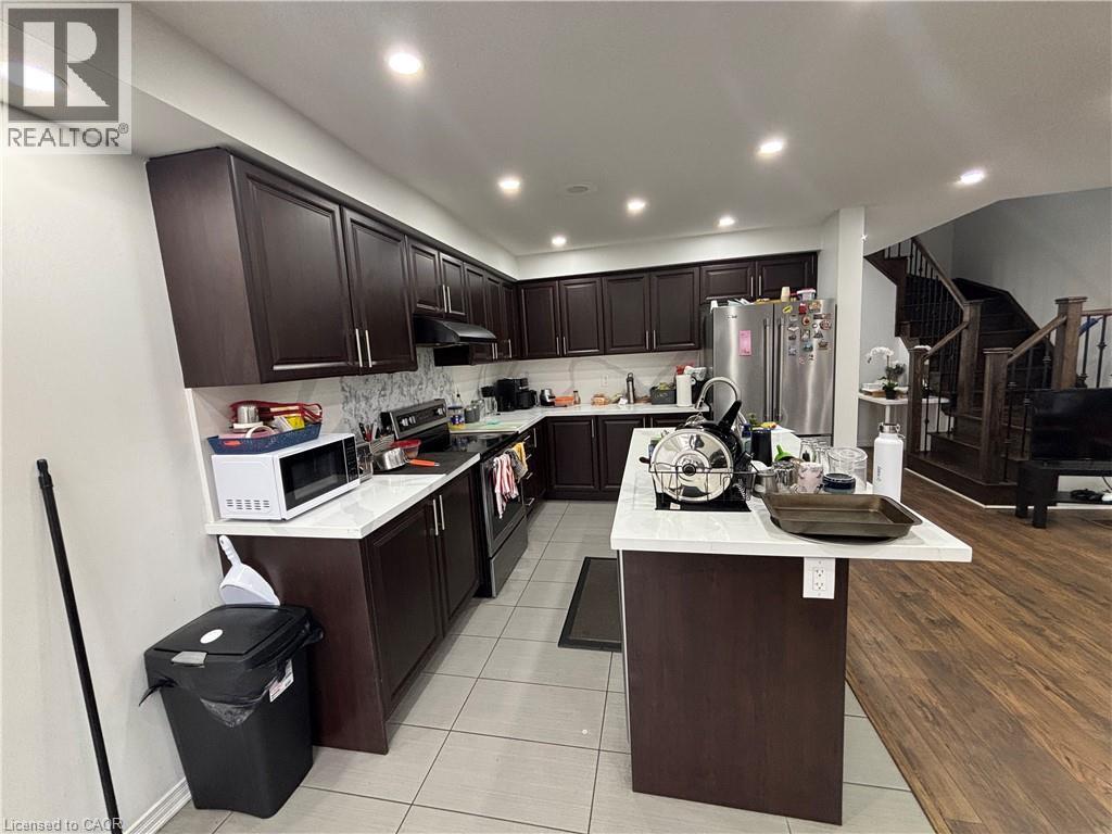 Photo 8 of 48 Bradshaw Drive, Stoney Creek ON