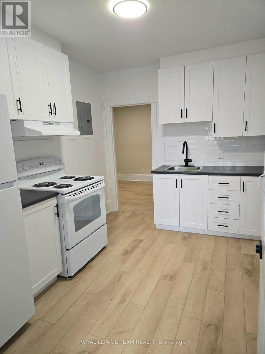 Photo 11 of 158 St Andrew Street, Ottawa ON
