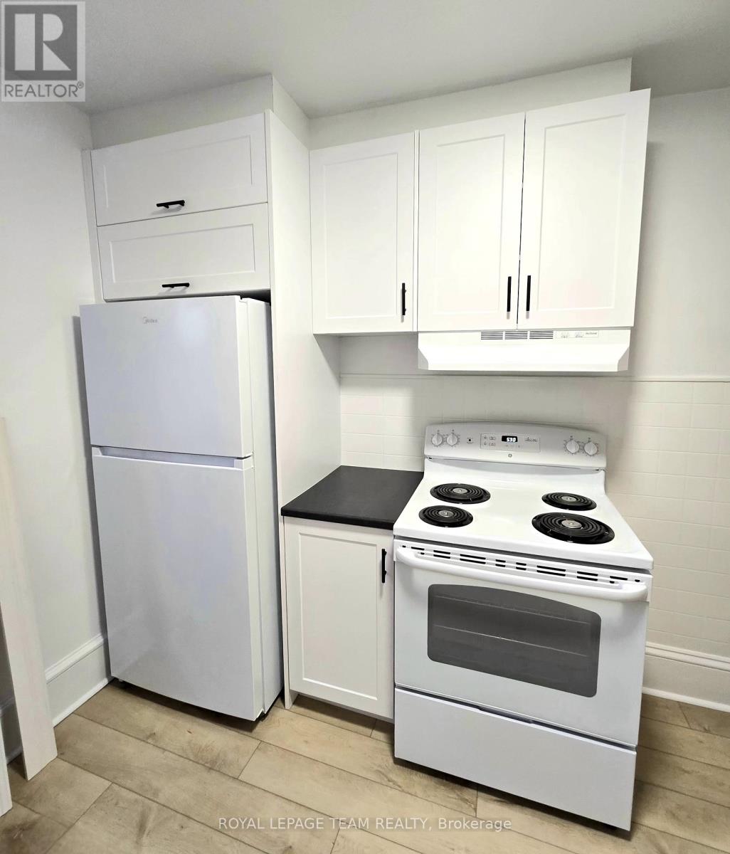 Photo 9 of 158 St Andrew Street, Ottawa ON