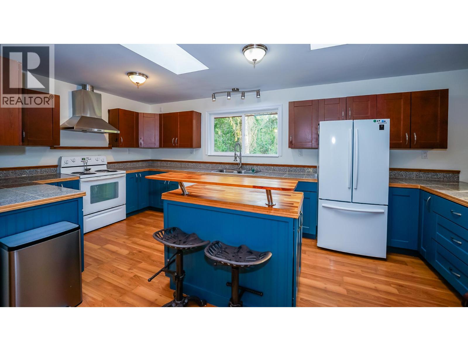 174 BC-97B - Photo 4 of 12, Enderby, British Columbia