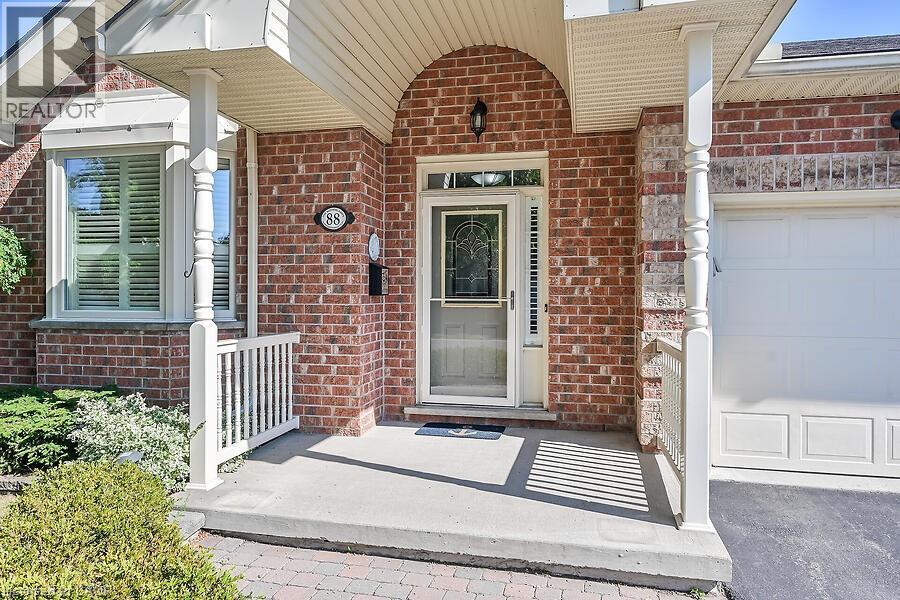 Photo 2 of 88 Northernbreeze Street, Mount Hope ON
