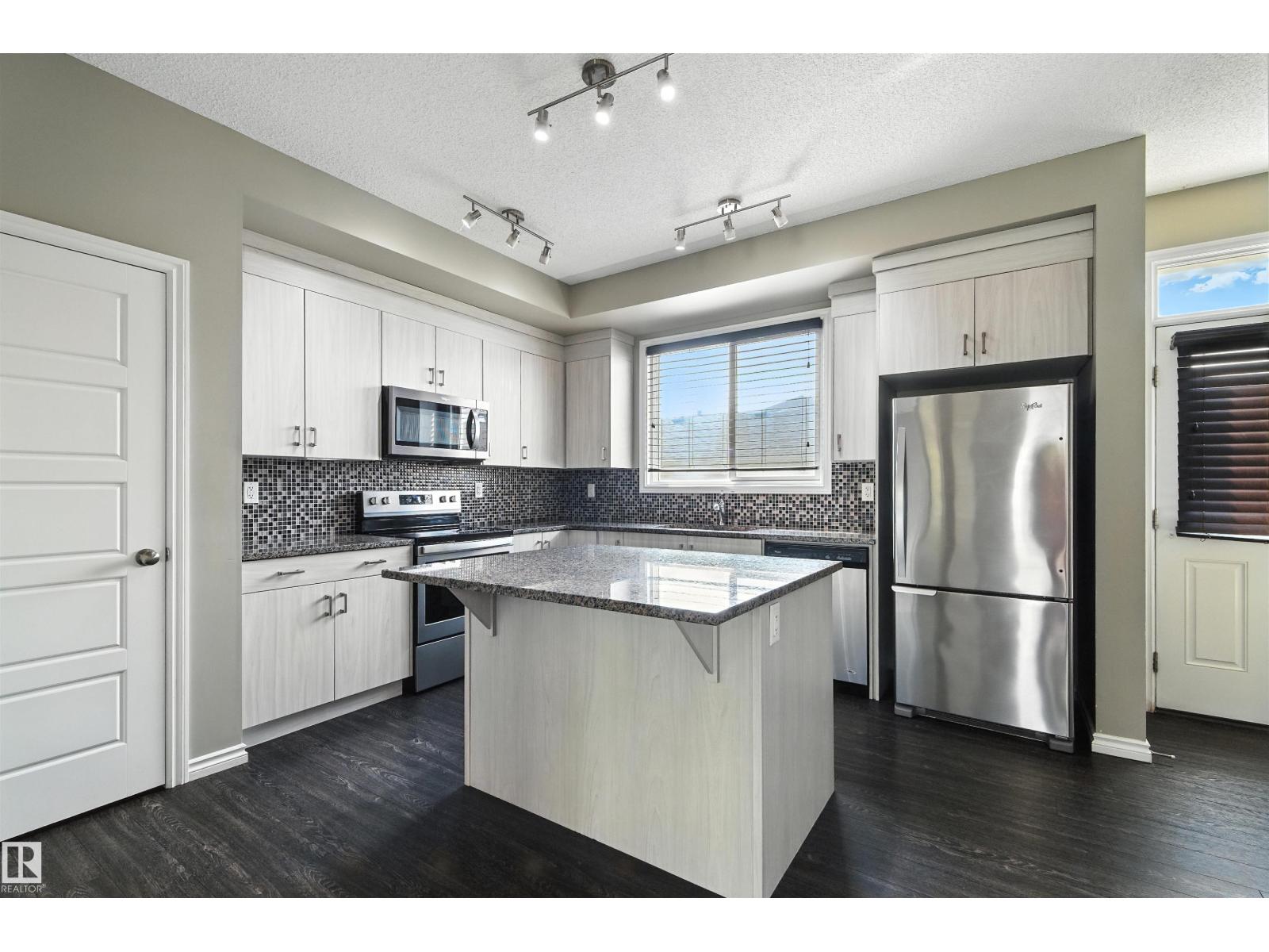 Photo 12 of 8085 Chappelle Wy Sw, Edmonton AB