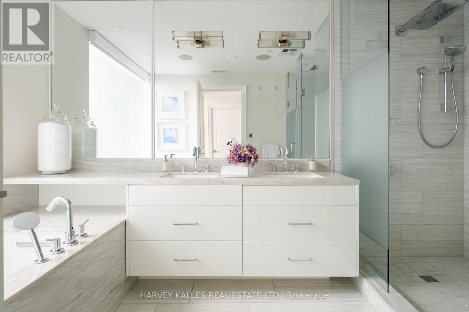 Photo 18 of 127 Pears Avenue, Toronto ON