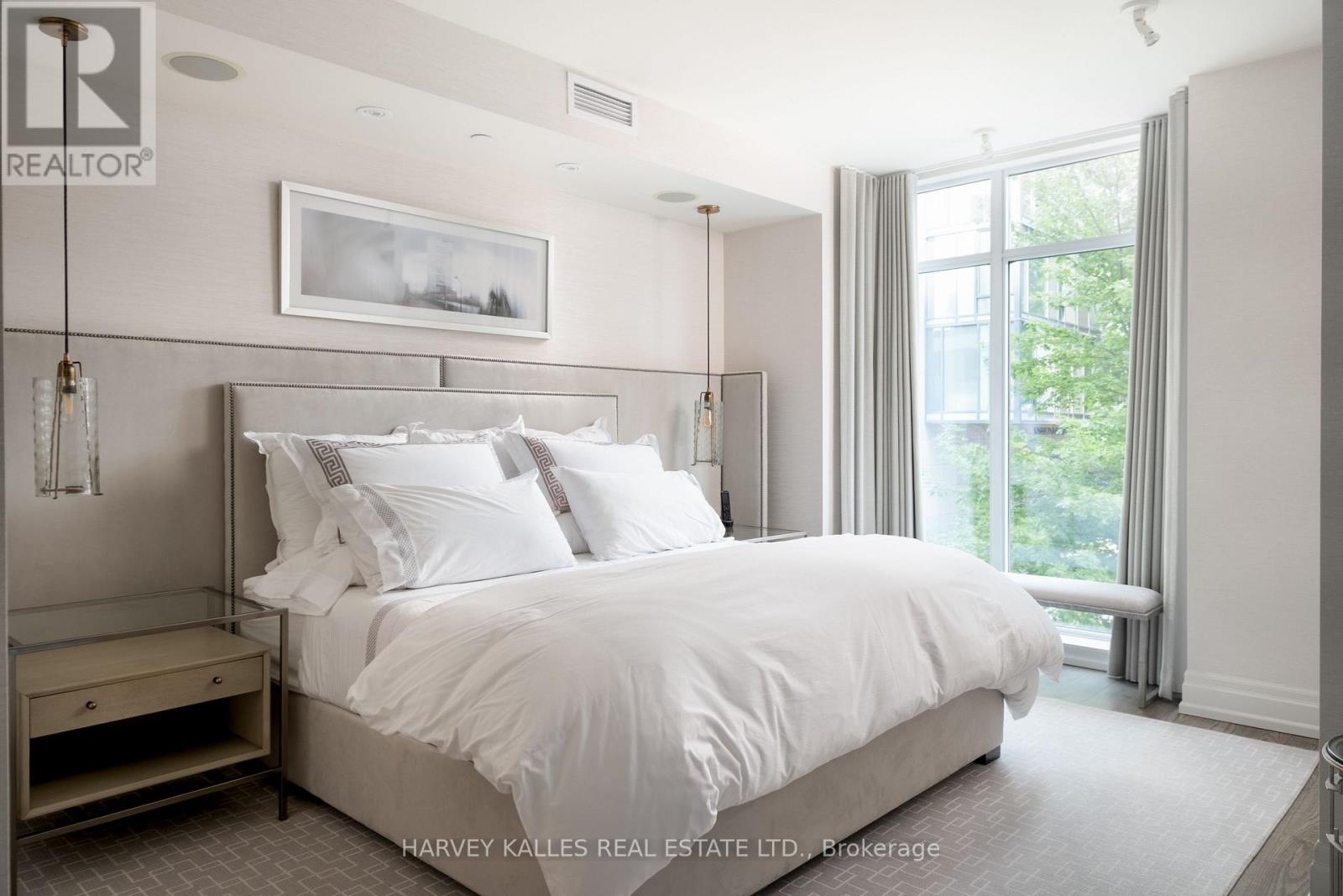 Photo 14 of 127 Pears Avenue, Toronto ON