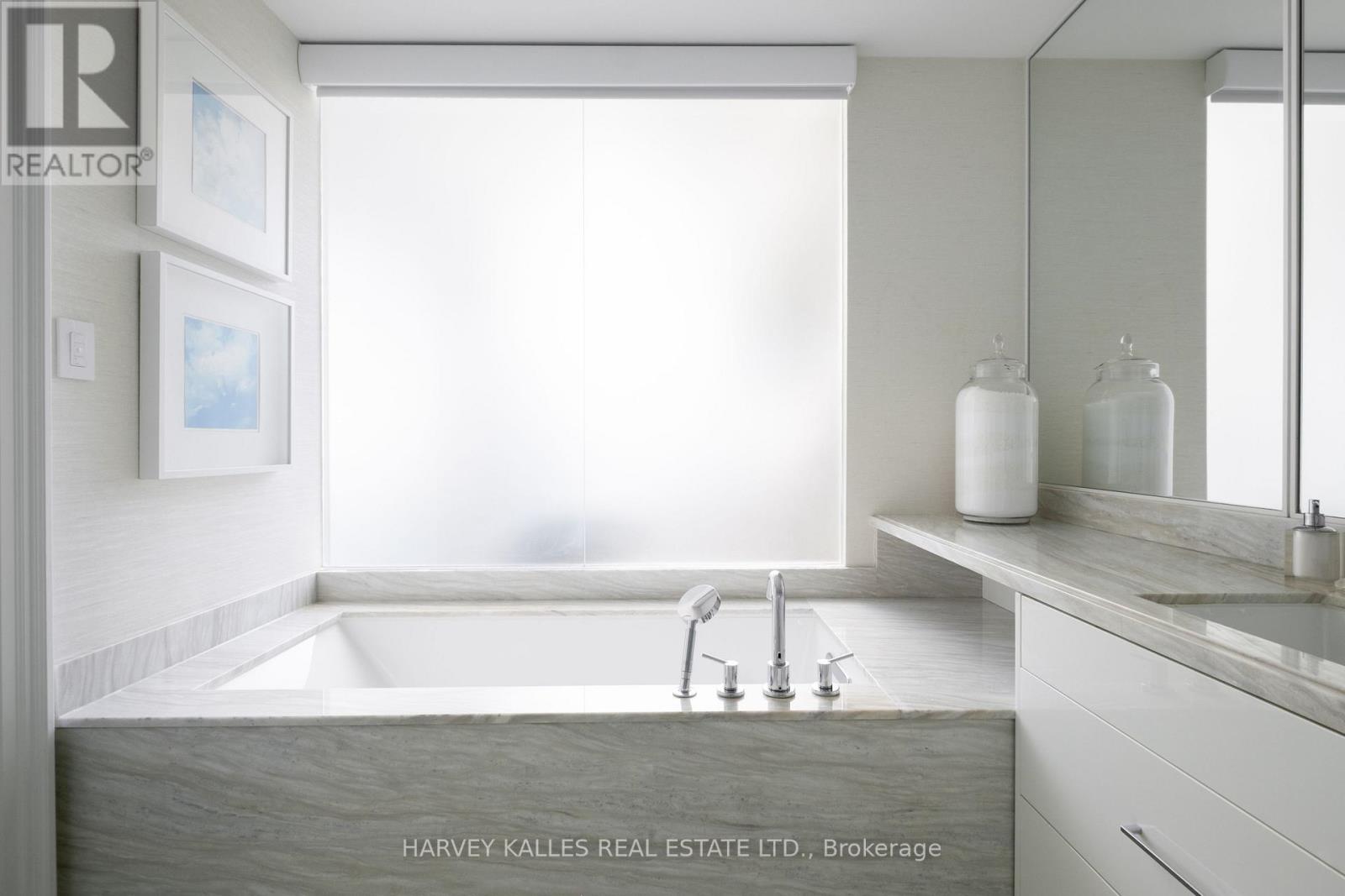 Photo 19 of 127 Pears Avenue, Toronto ON