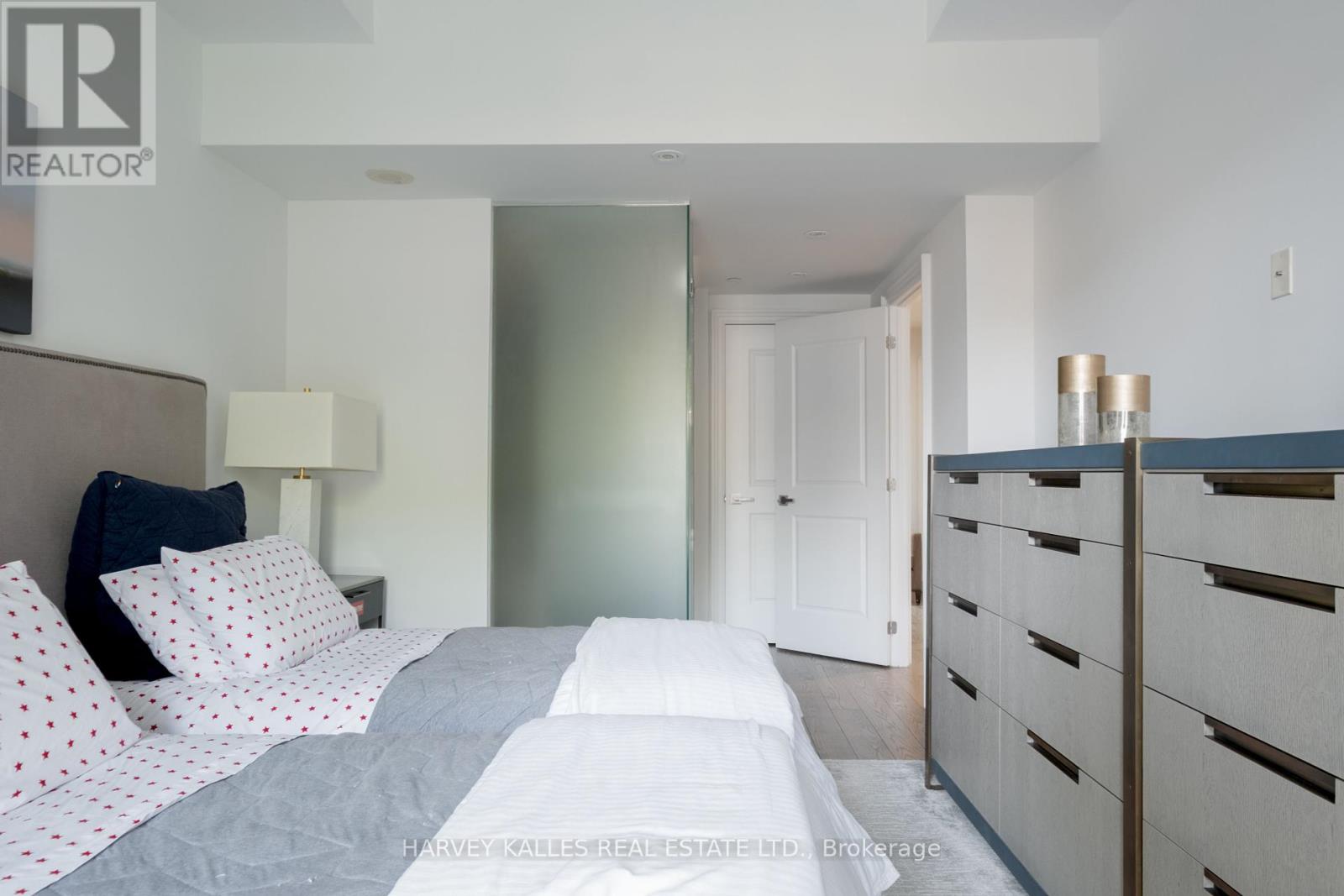 Photo 26 of 127 Pears Avenue, Toronto ON