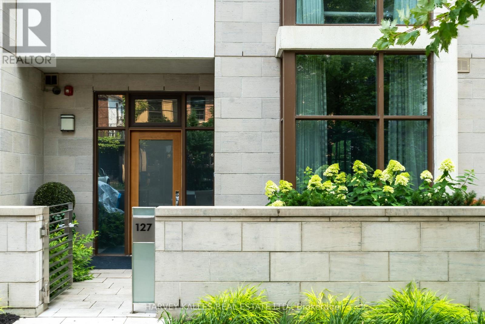 Photo 33 of 127 Pears Avenue, Toronto ON