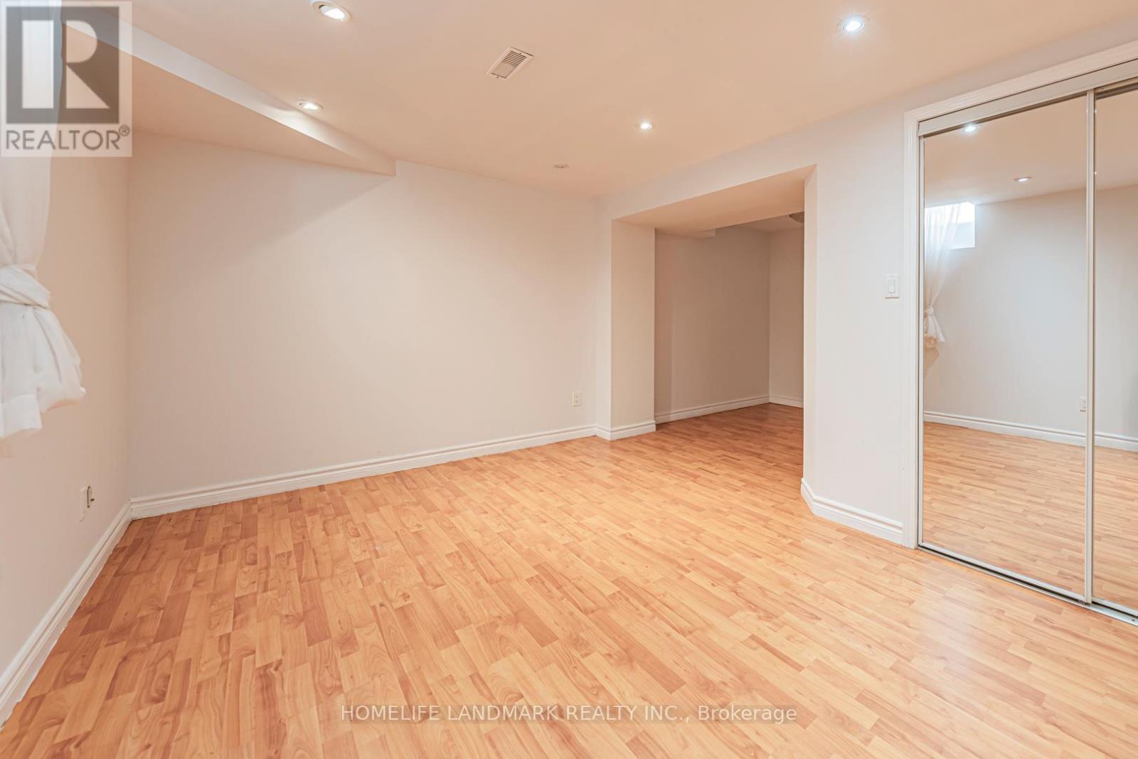 Photo 35 of 356 Brownridge Drive, Vaughan ON