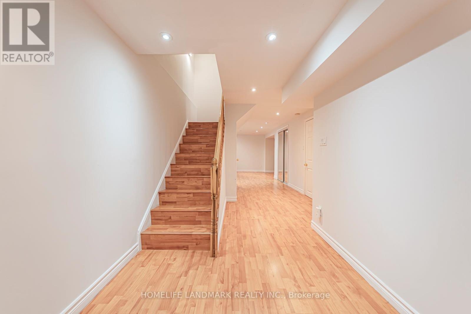 Photo 31 of 356 Brownridge Drive, Vaughan ON