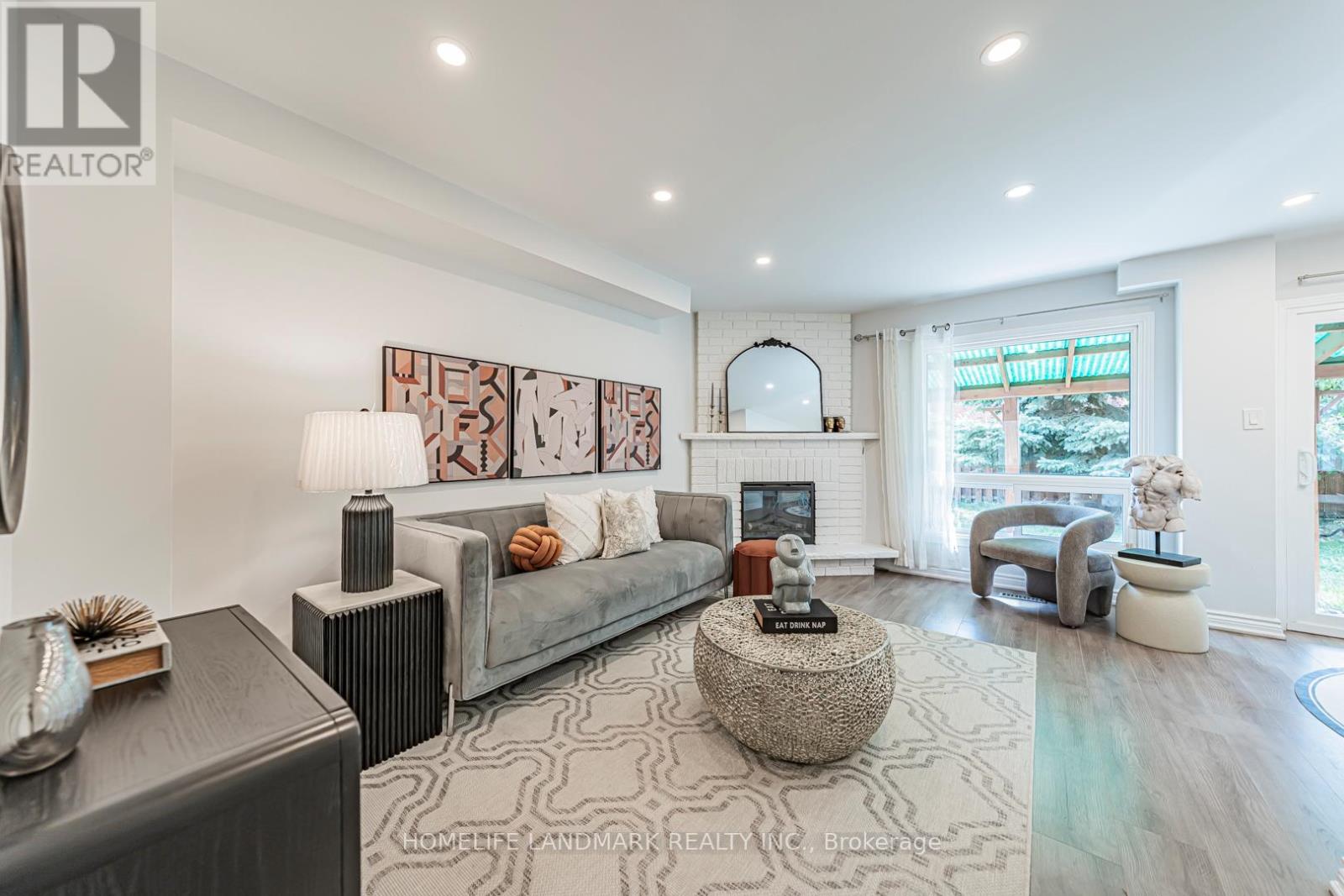 Photo 9 of 356 Brownridge Drive, Vaughan ON