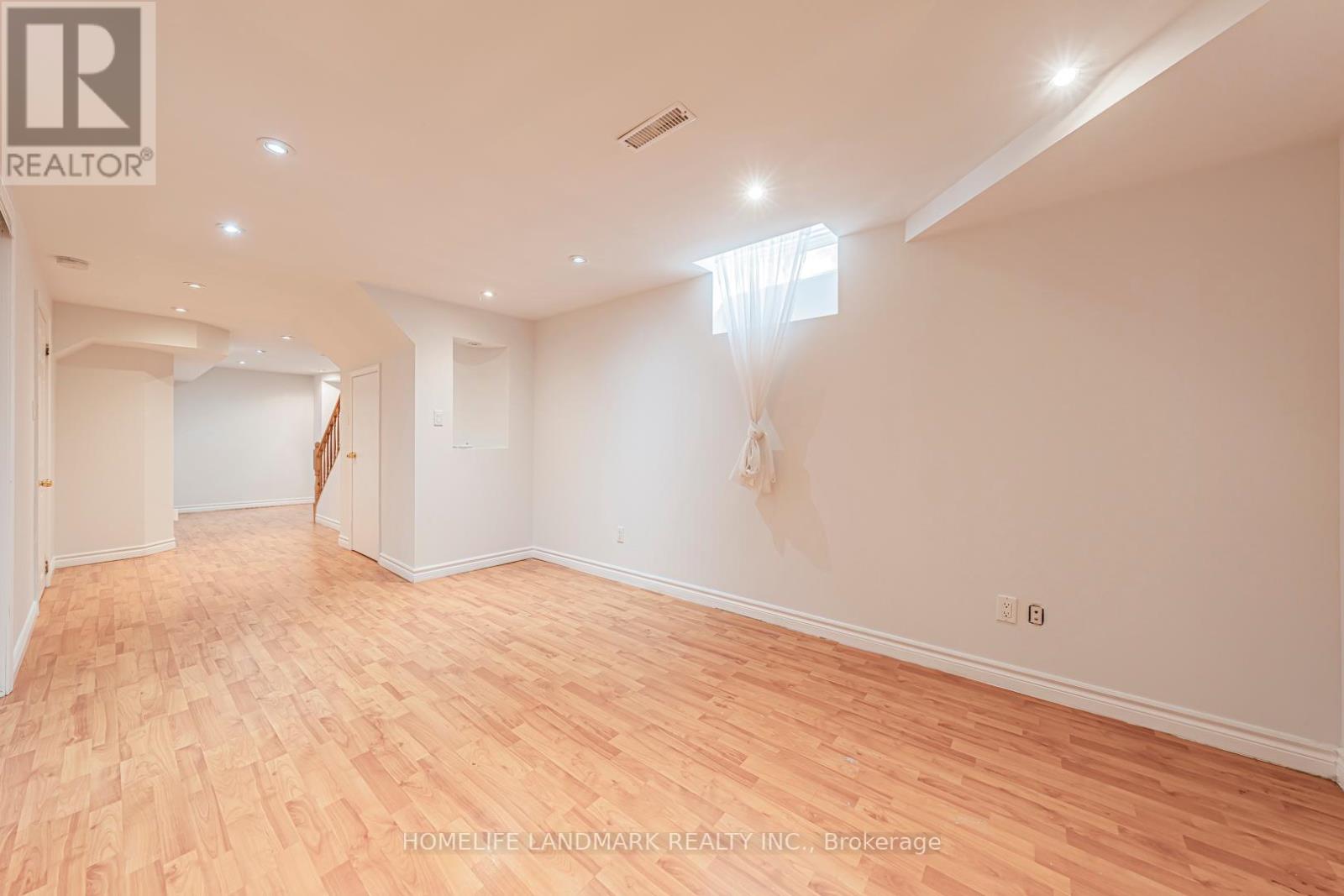 Photo 37 of 356 Brownridge Drive, Vaughan ON
