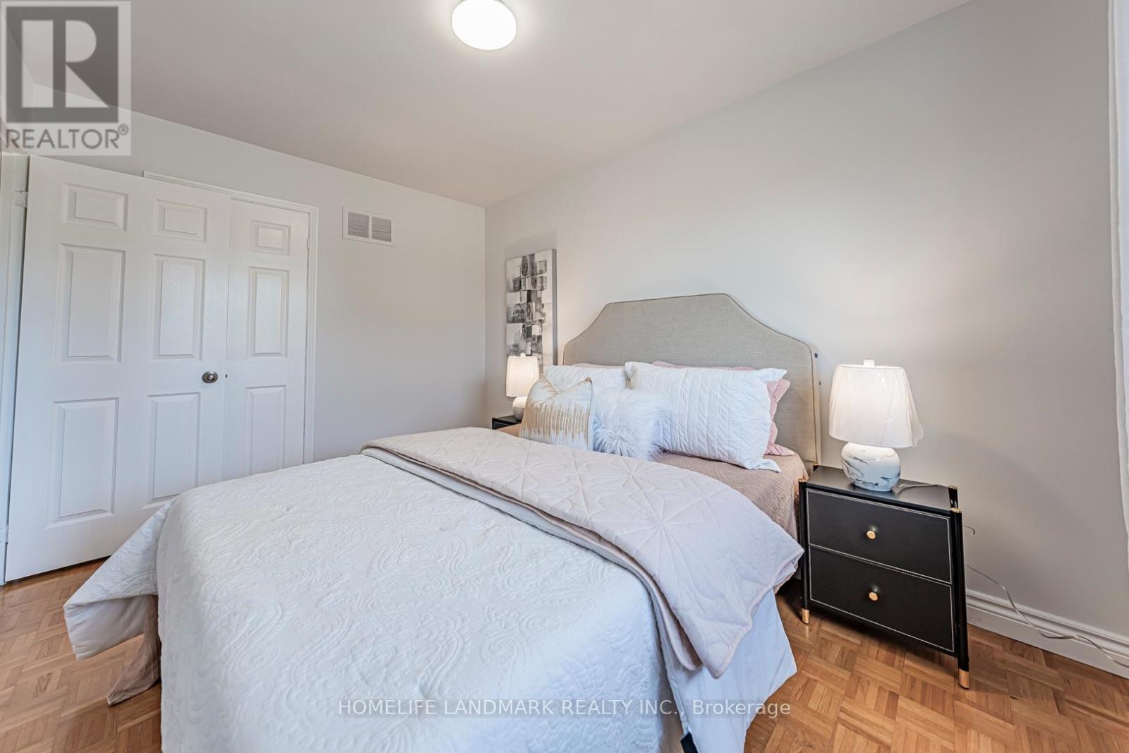 Photo 25 of 356 Brownridge Drive, Vaughan ON