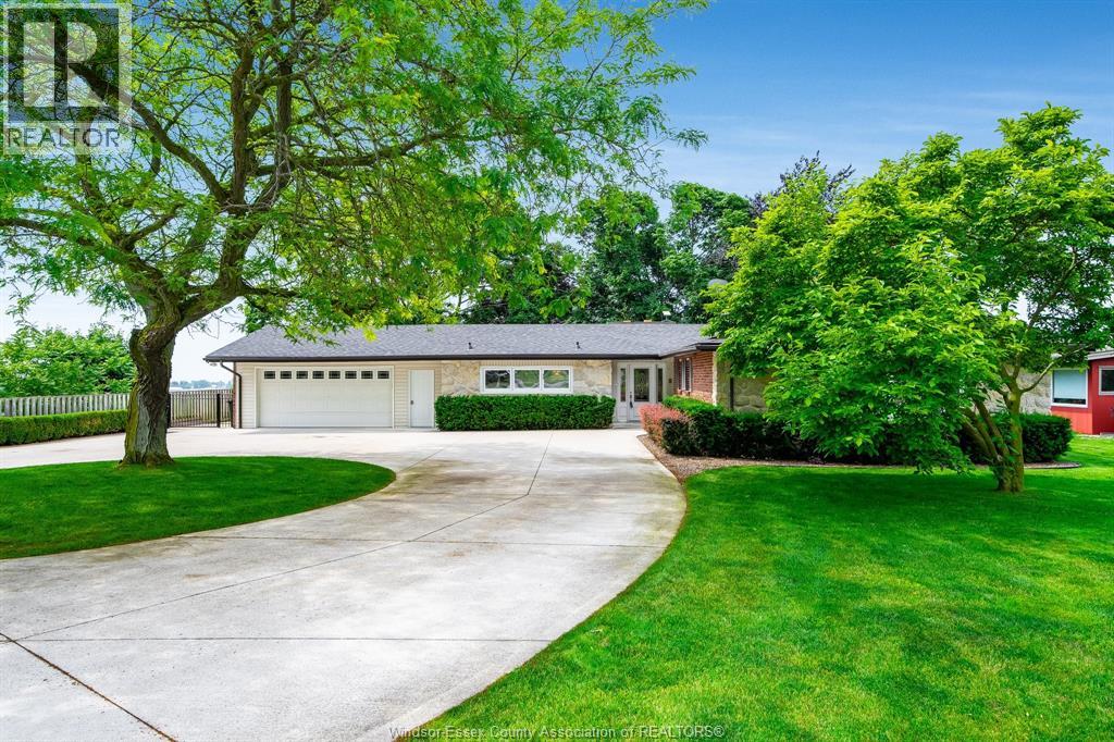 Photo 1 of 26 Crest View Drive, Leamington ON