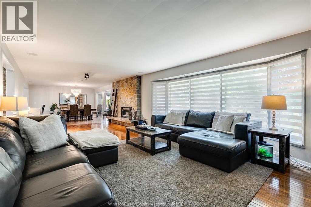 Photo 7 of 26 Crest View Drive, Leamington ON