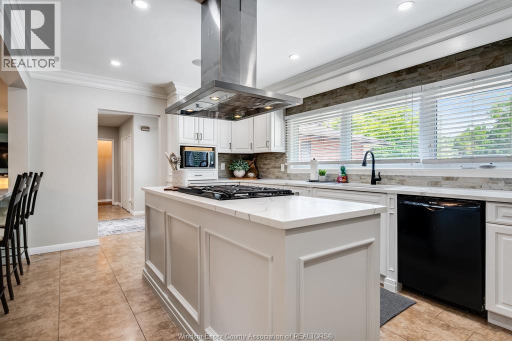 Photo 15 of 26 Crest View Drive, Leamington ON