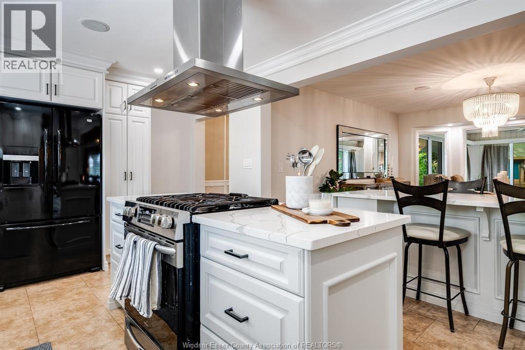 Photo 18 of 26 Crest View Drive, Leamington ON