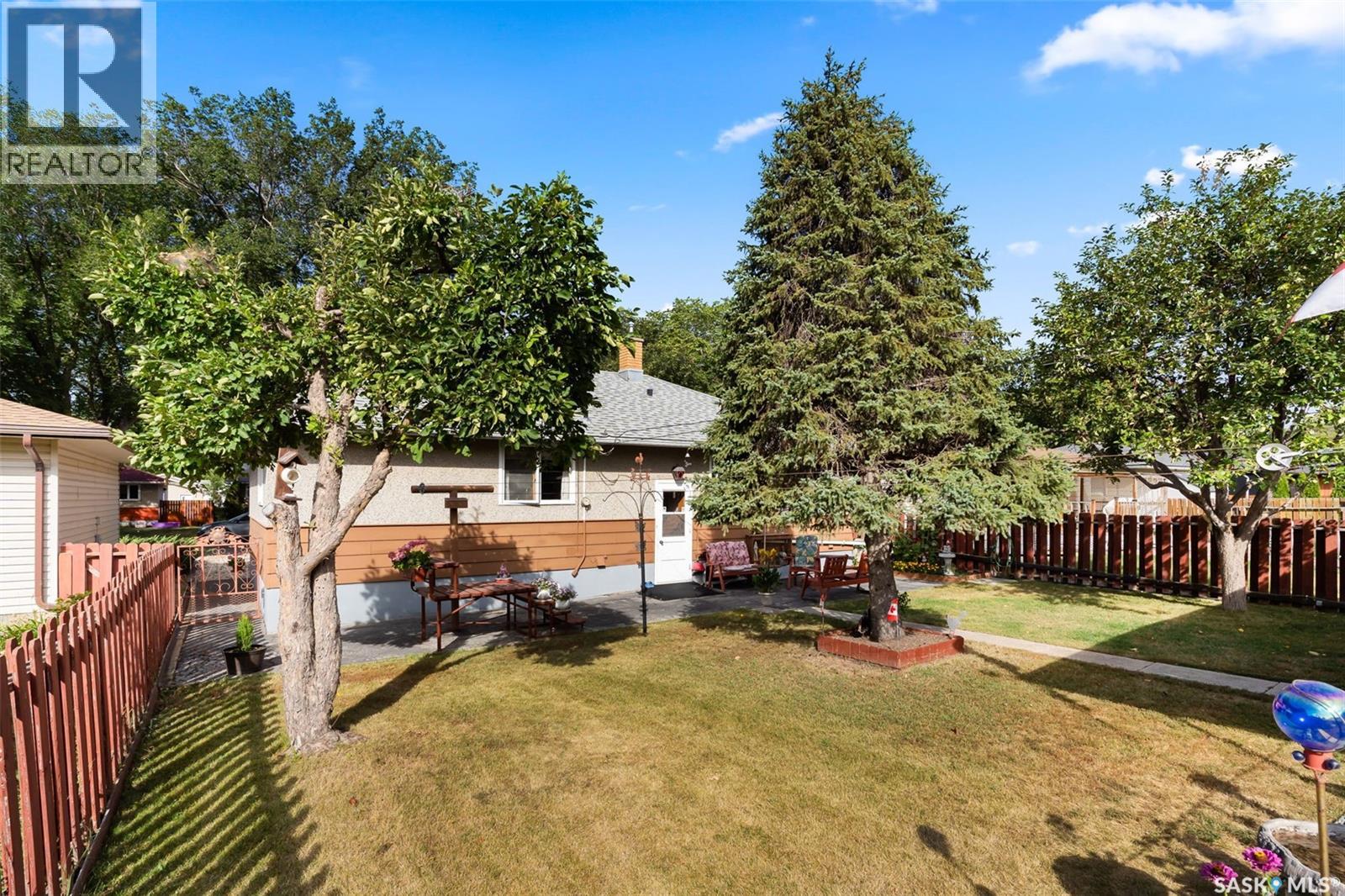 Photo 34 of 243 Montreal Street N, Regina SK