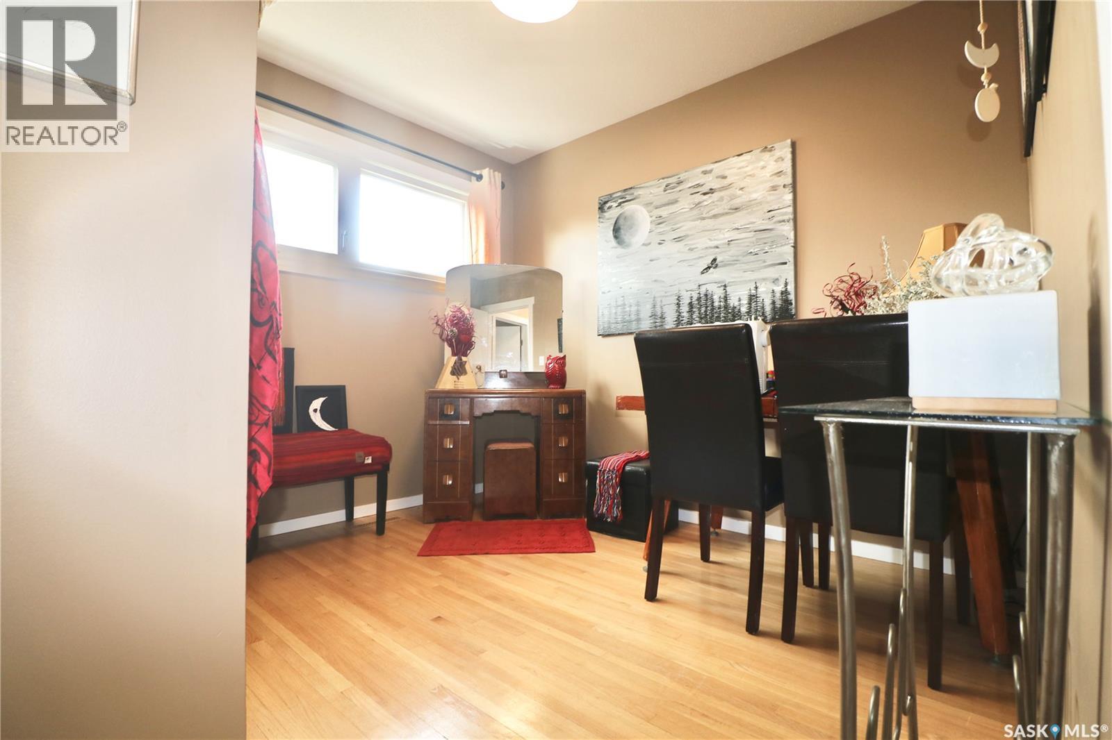 Photo 11 of 2110 Elliott Street, Regina SK