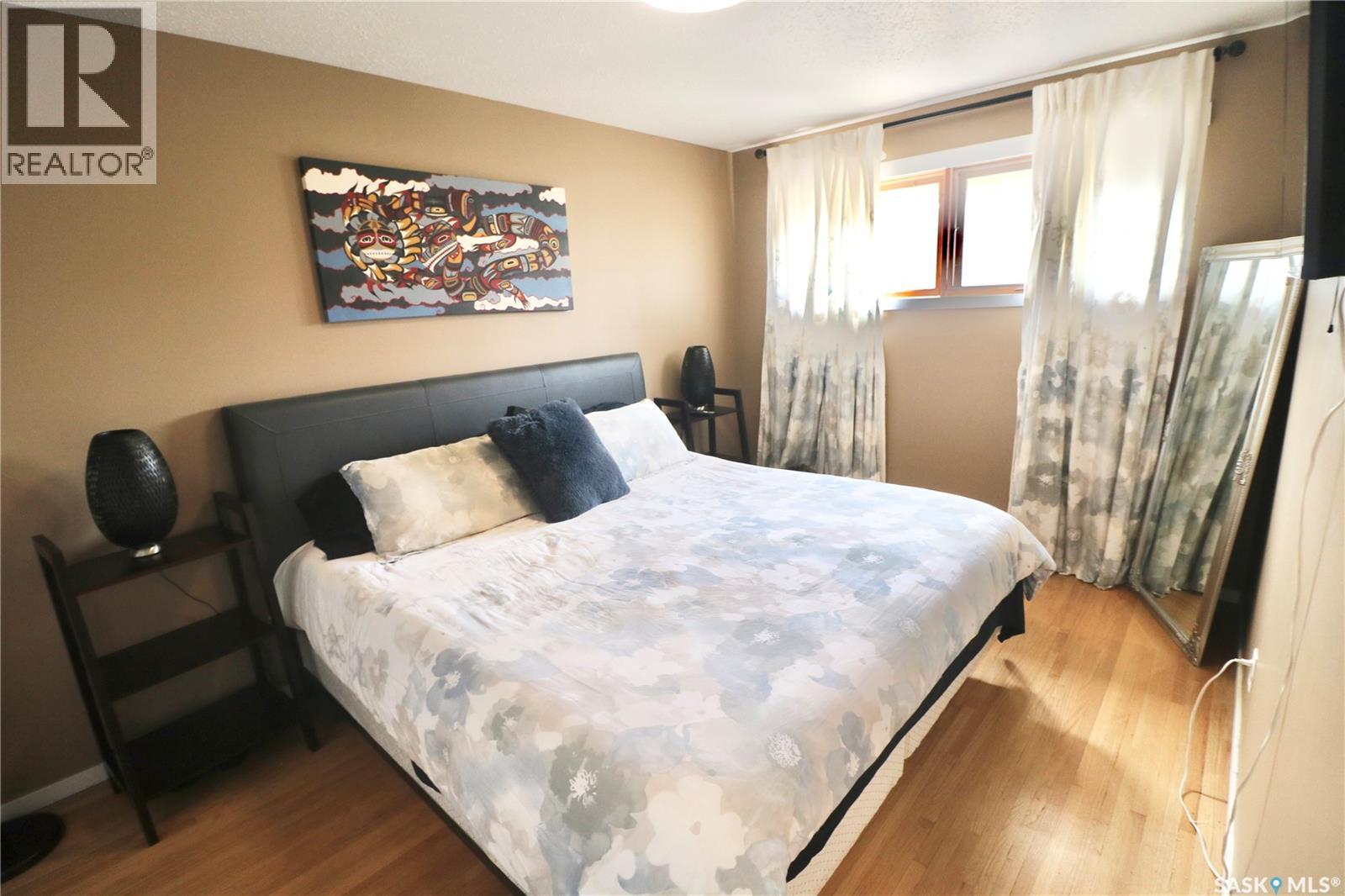 Photo 12 of 2110 Elliott Street, Regina SK