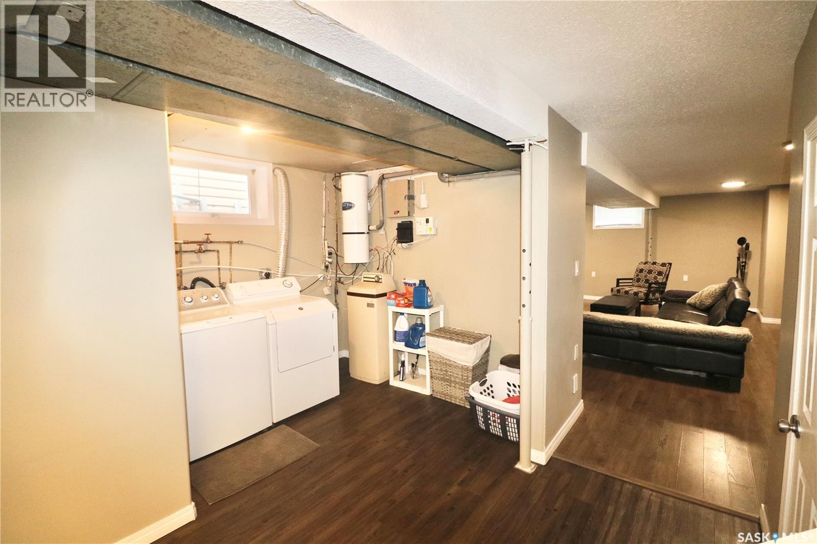 Photo 15 of 2110 Elliott Street, Regina SK