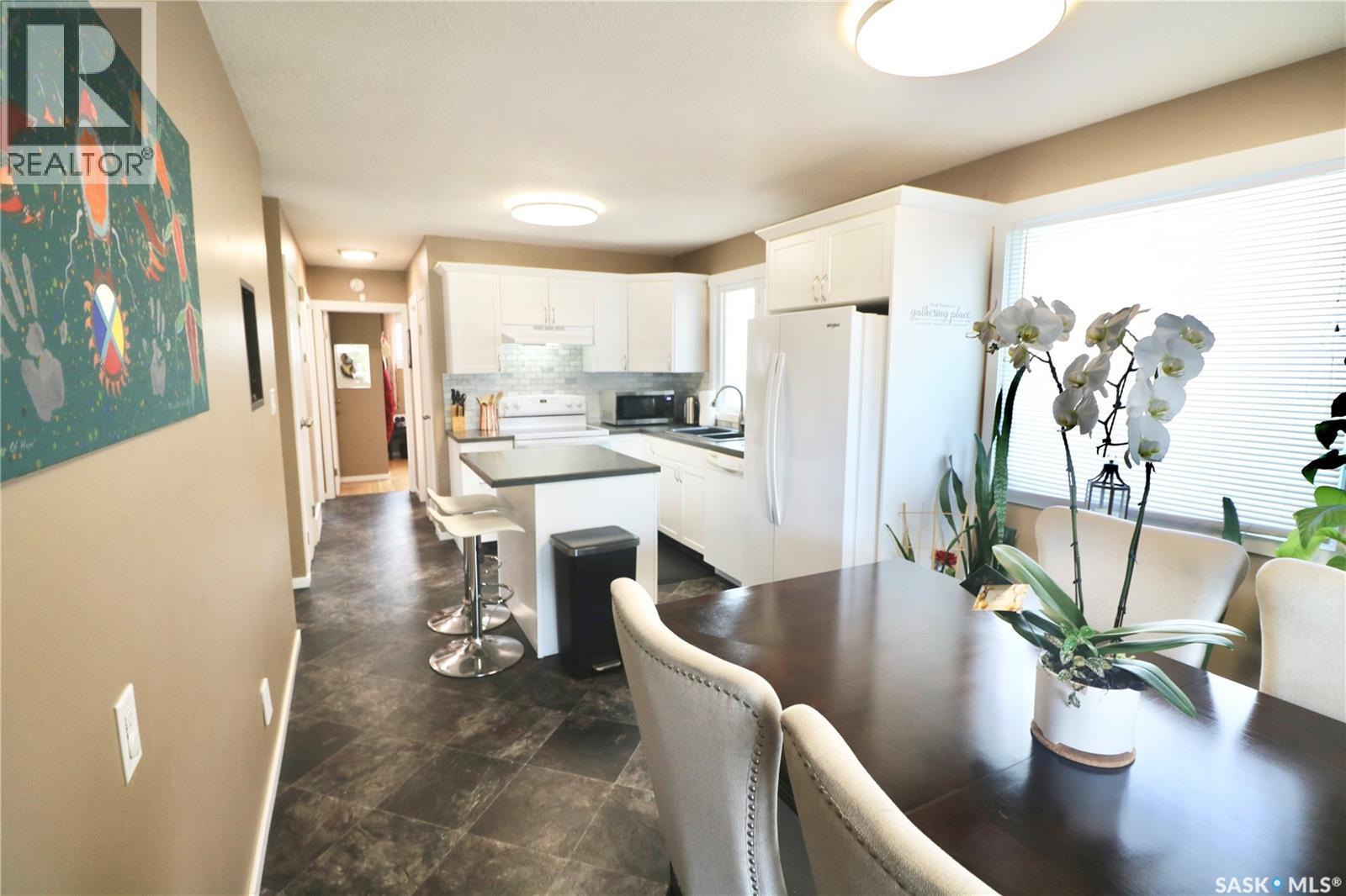 Photo 7 of 2110 Elliott Street, Regina SK