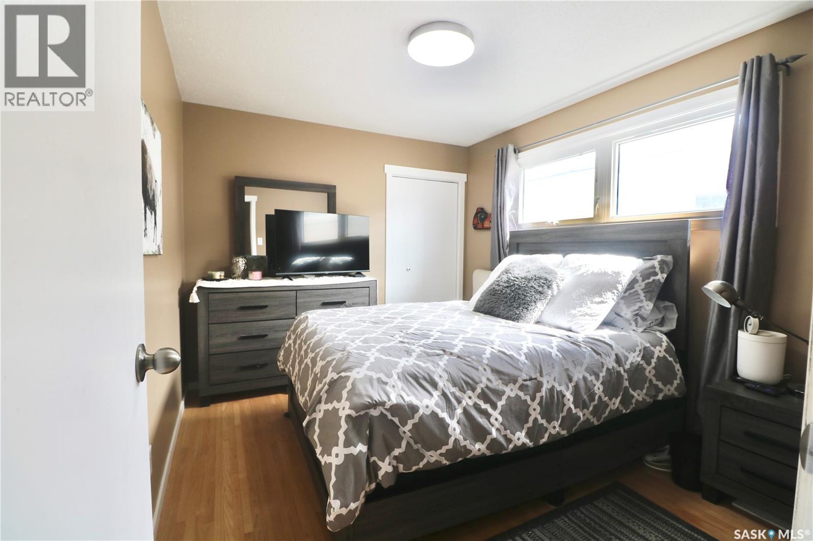 Photo 9 of 2110 Elliott Street, Regina SK