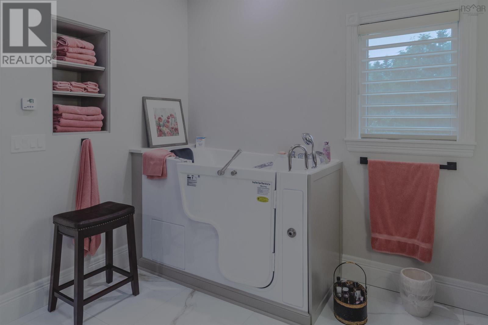 Property 28 of 46 of 62 Park Drive