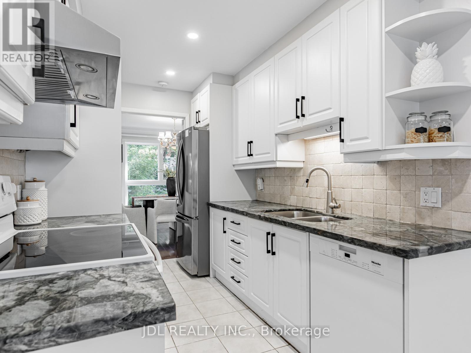 Photo 10 of 217 29 Scenic Mill Way, Toronto ON