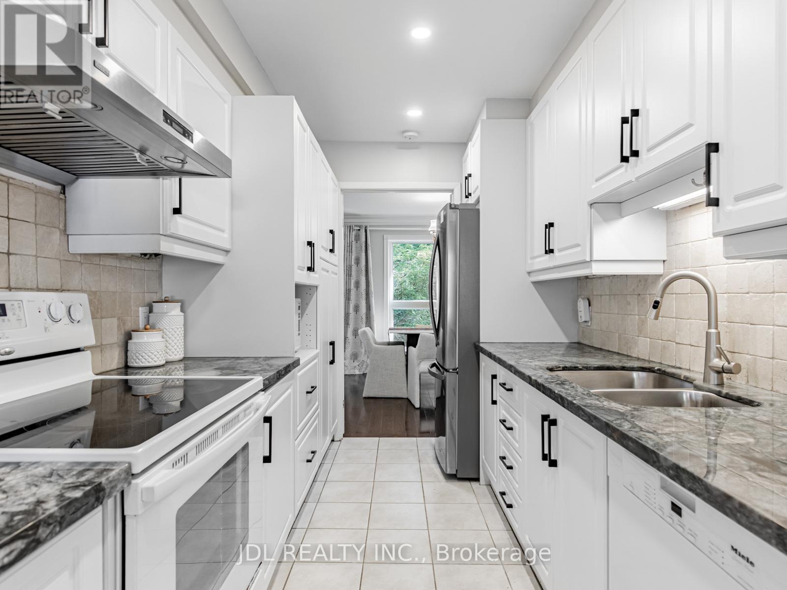 Photo 11 of 217 29 Scenic Mill Way, Toronto ON