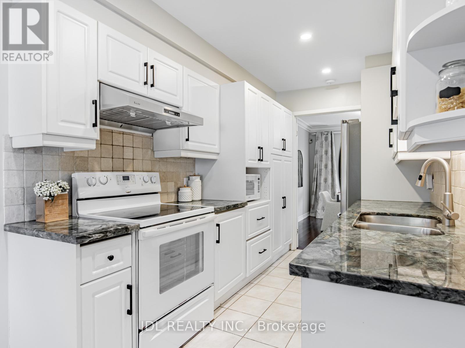 Photo 9 of 217 29 Scenic Mill Way, Toronto ON