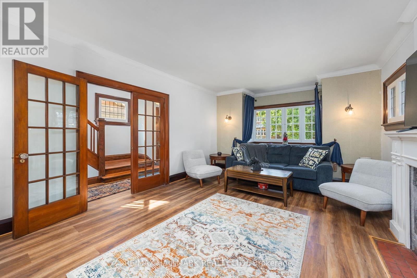 Photo 10 of 33 Austin Terrace, Toronto ON