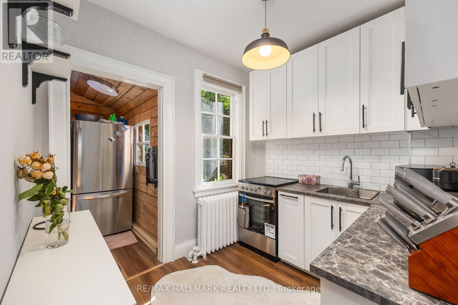 Photo 15 of 33 Austin Terrace, Toronto ON