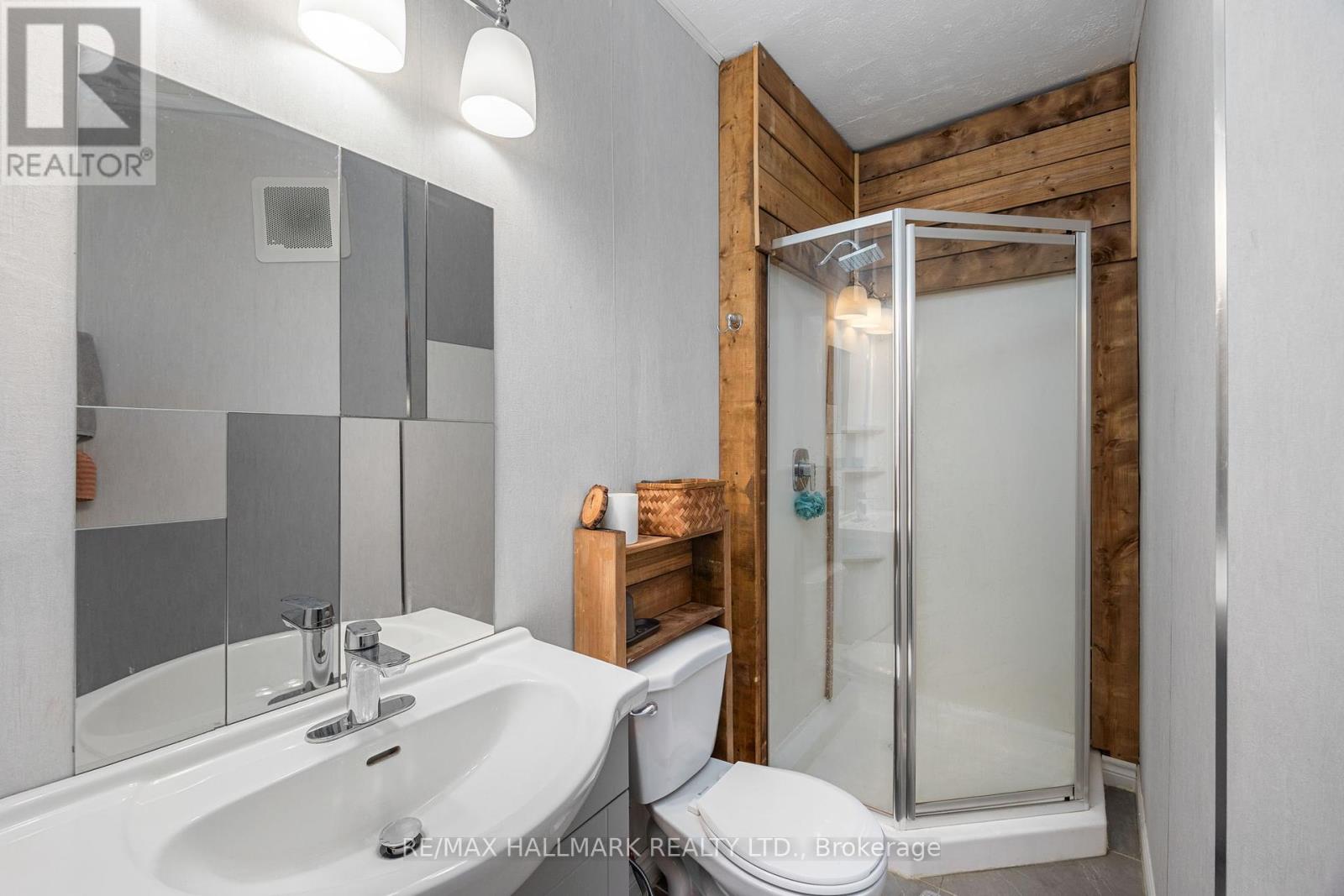 Photo 18 of 33 Austin Terrace, Toronto ON
