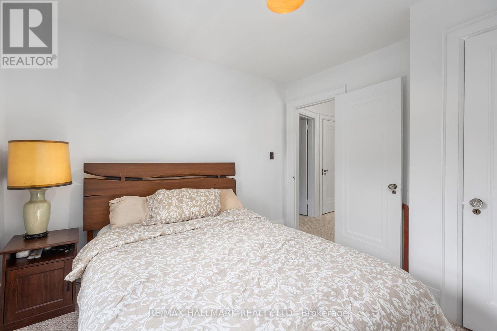 Photo 21 of 33 Austin Terrace, Toronto ON